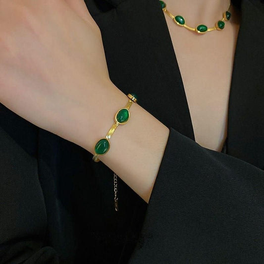 Aura Gold & Emerald Duo Necklace and Bracelet